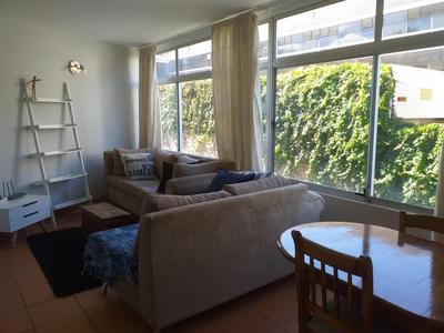 Apartment / Flat For Sale in Rondebosch, Cape Town
