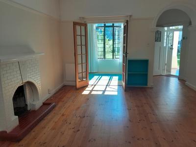 Apartment / Flat For Sale in Rondebosch, Cape Town